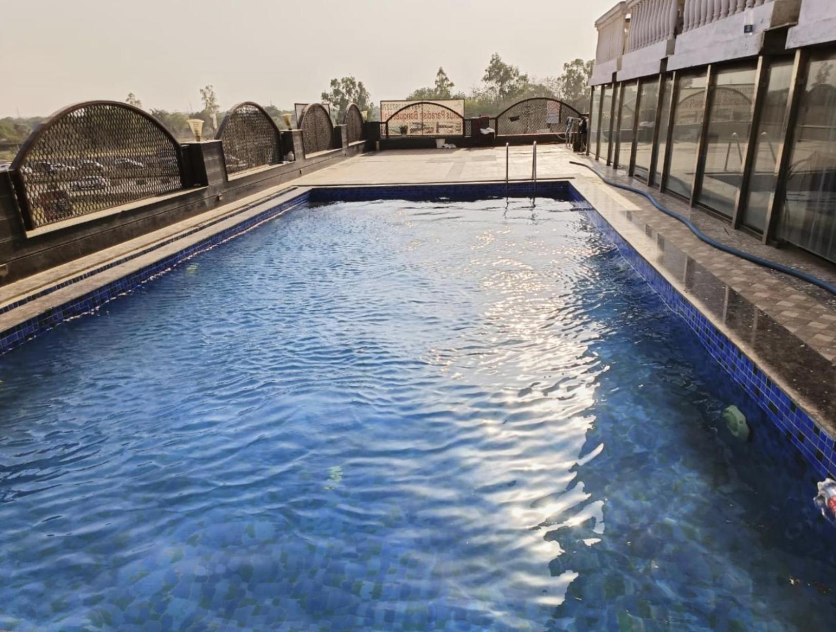 Hotel Lotus Paradise - Banquet & Dining - Near Murthal Sukhdev Rāi エクステリア 写真