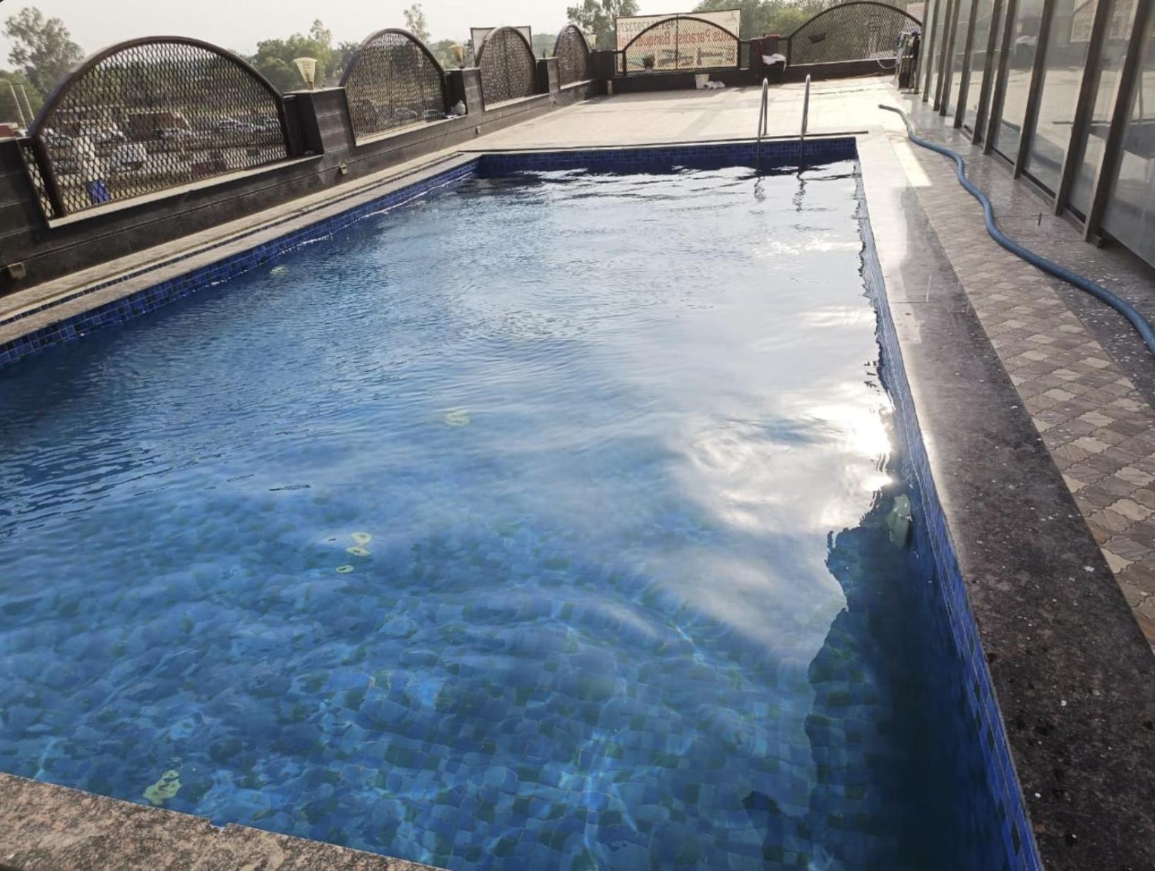 Hotel Lotus Paradise - Banquet & Dining - Near Murthal Sukhdev Rāi エクステリア 写真
