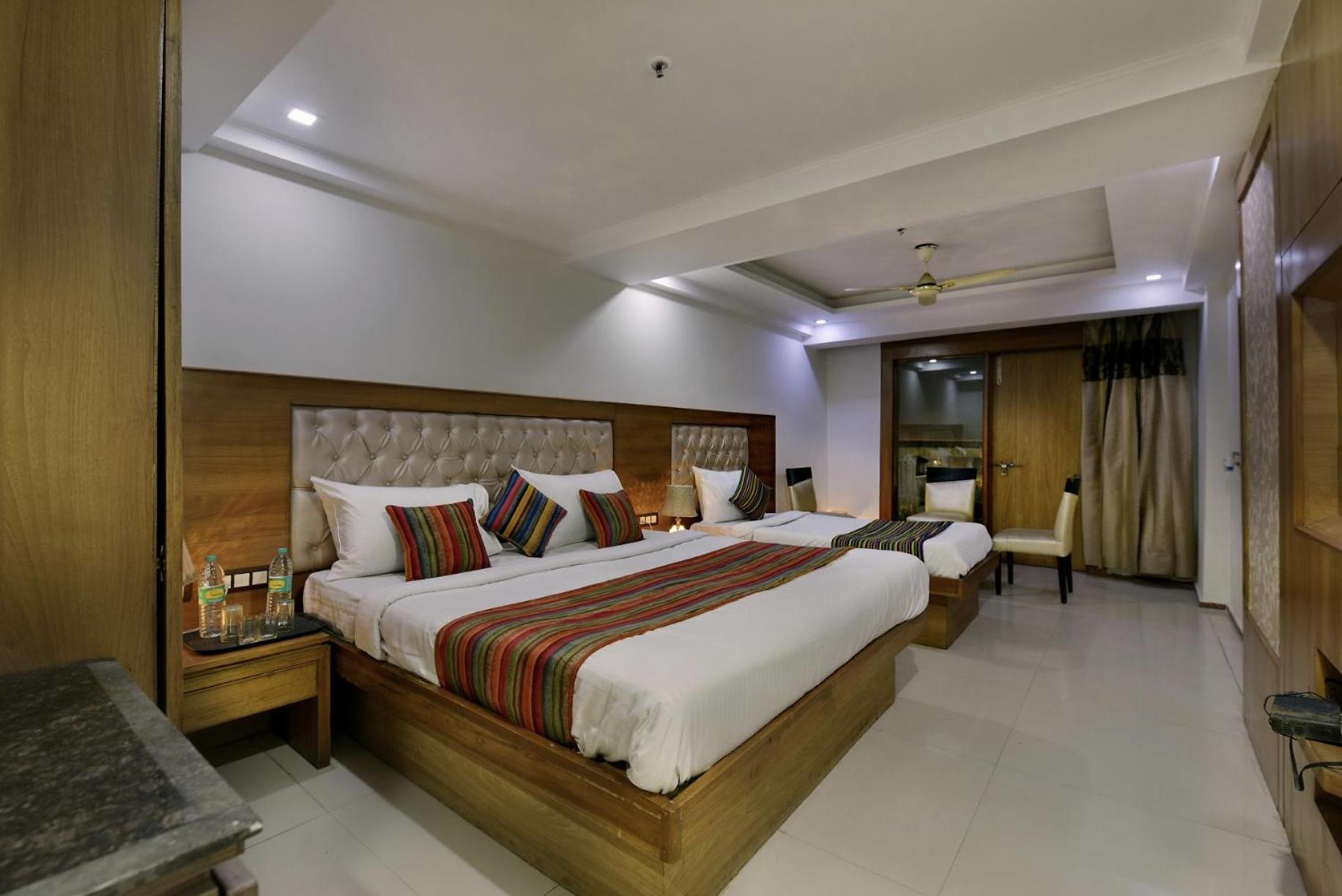 Hotel Lotus Paradise - Banquet & Dining - Near Murthal Sukhdev Rāi エクステリア 写真