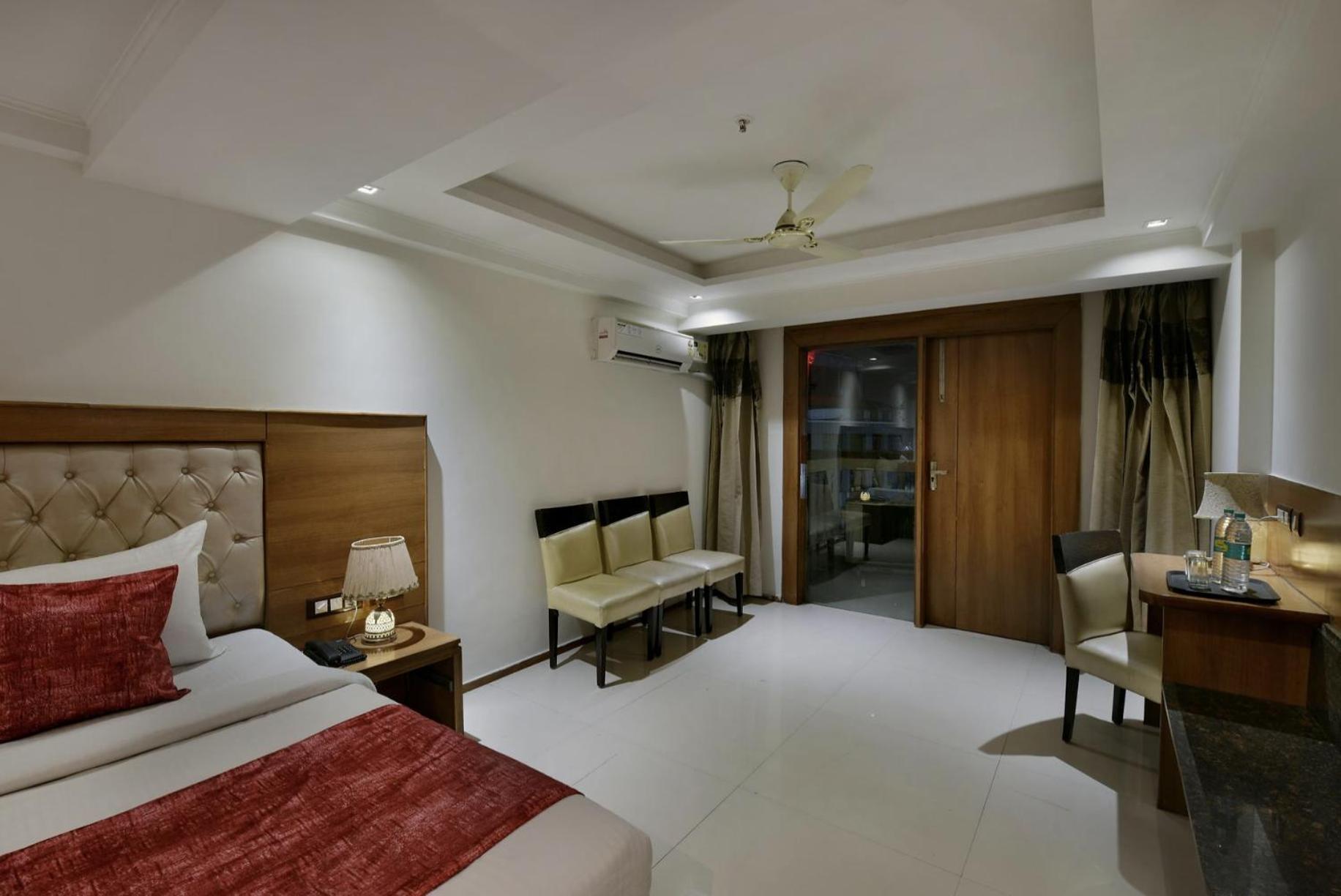 Hotel Lotus Paradise - Banquet & Dining - Near Murthal Sukhdev Rāi エクステリア 写真